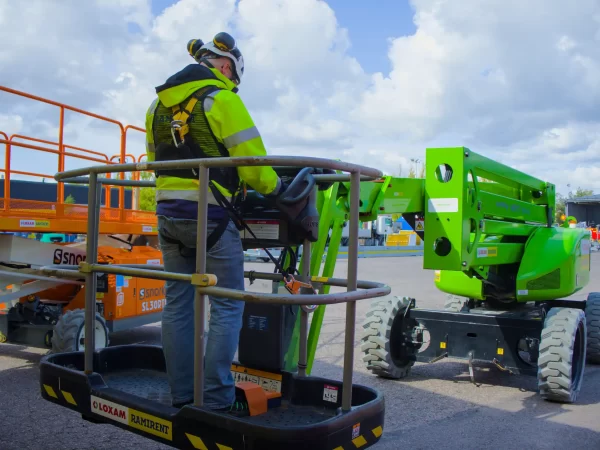 Henkilönnostinkortti + TTK Työturvallisuuskortti